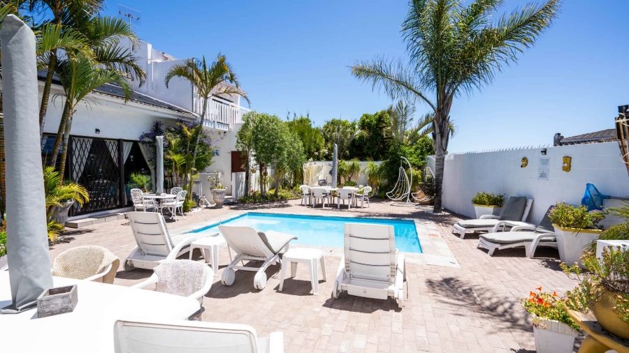 8 Bedroom Property for Sale in Country Club Western Cape